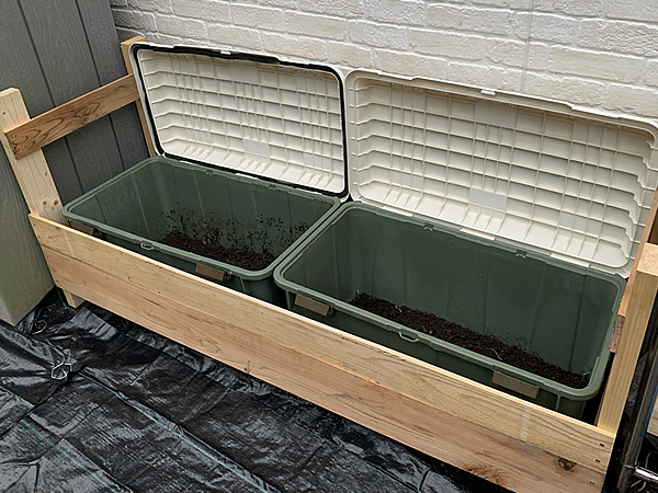 フタが開けられたり、コンポスターを取り出せるように作る