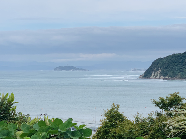 秋の逗子湾の様子