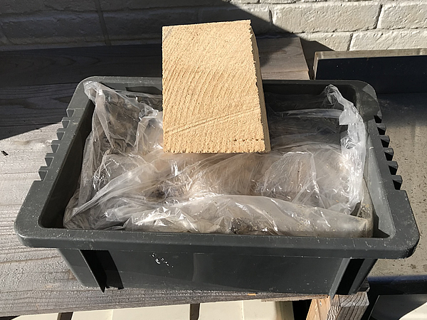 日光に当てて、発酵が開始されるのを待つ