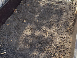 土をフカフカにする