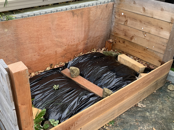 自作したコンポスト容器